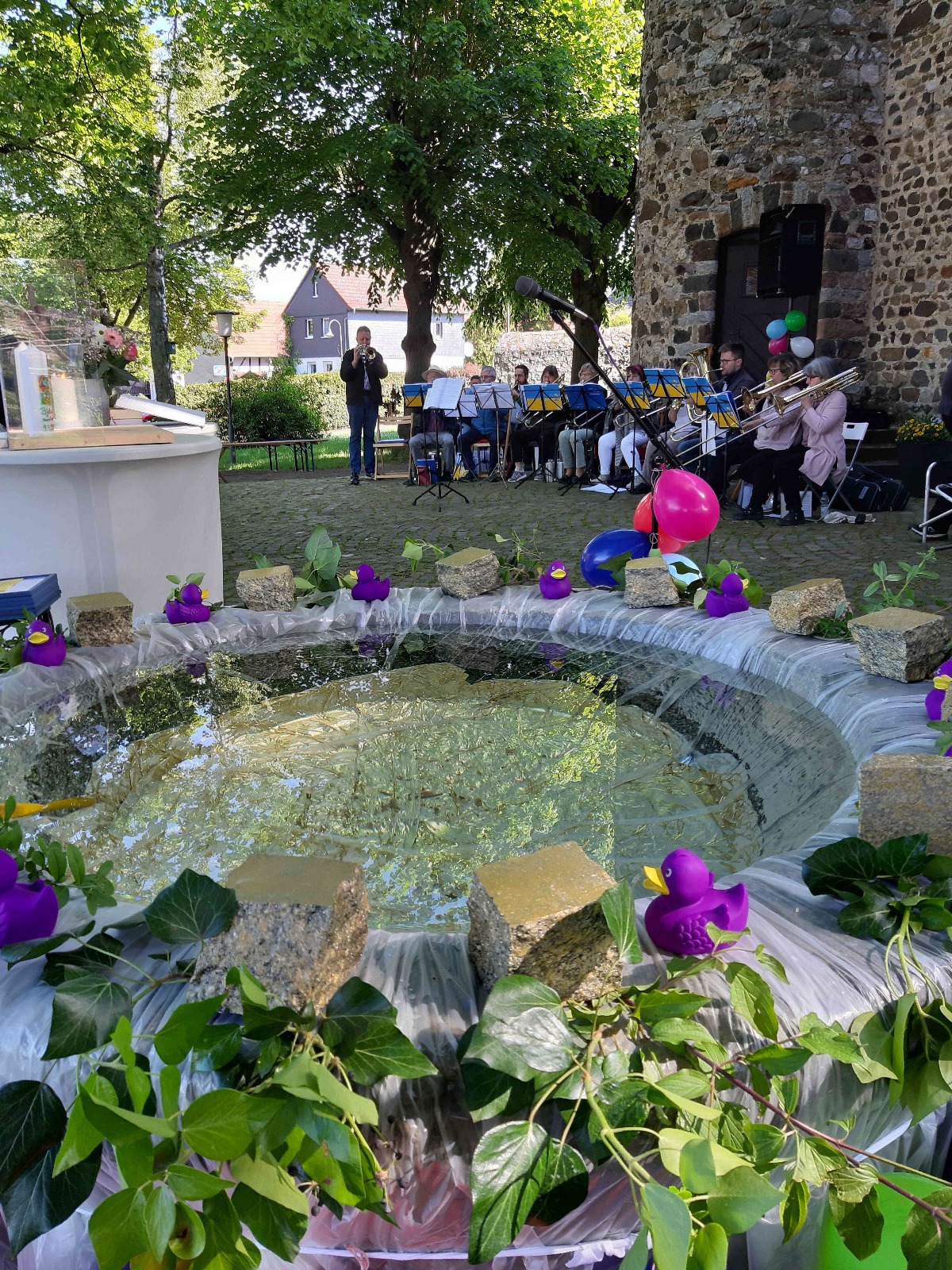 Taufbecken St. Peter Grossen Linden